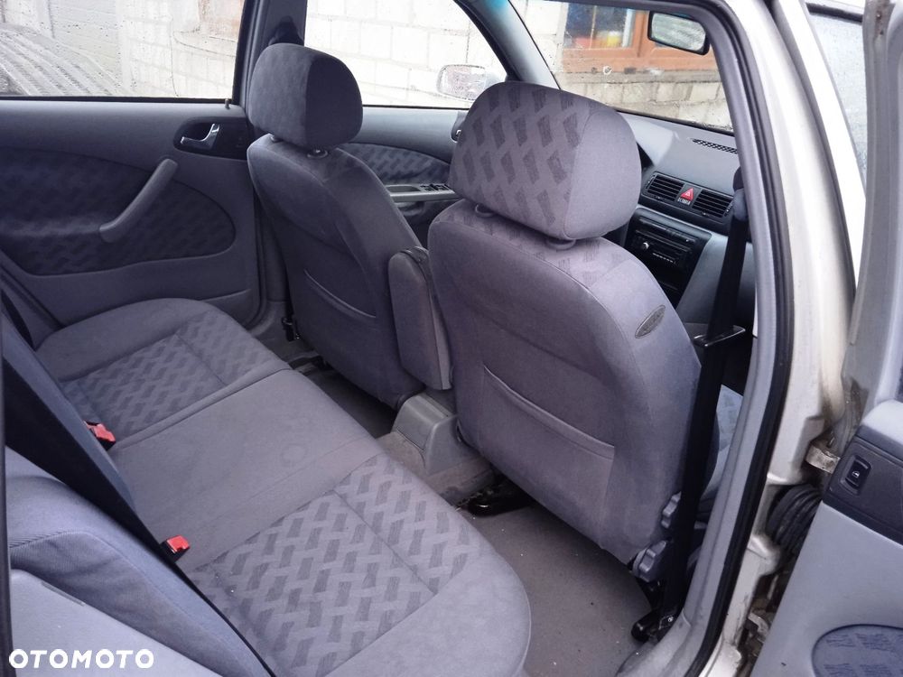 Na części Skoda Octavia kombi SLX 2.0 8V silnik AQY skrzynia EMR kolor 9102 - 7