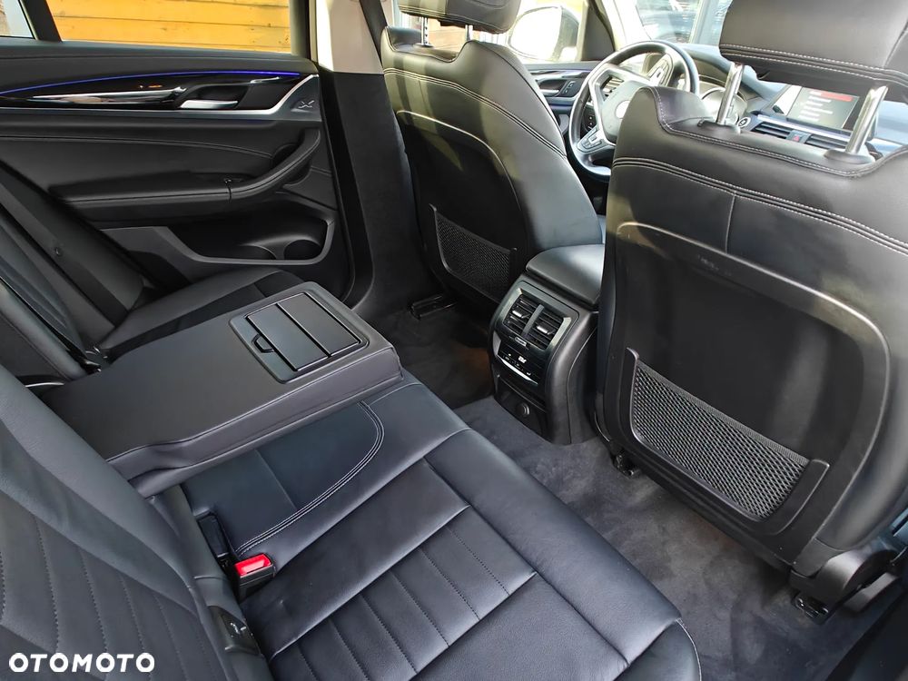 BMW X3 sDrive18d Luxury Line - 17