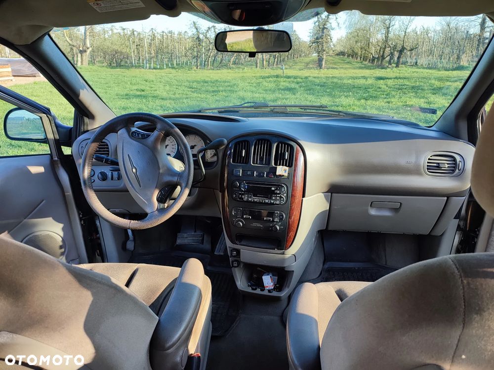 Chrysler Voyager - 11