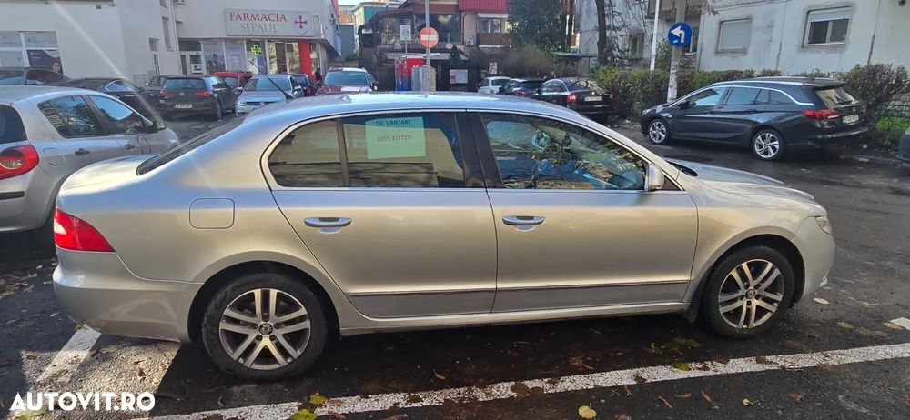 Skoda Superb 2.0 TDI DSG Ambition - 9