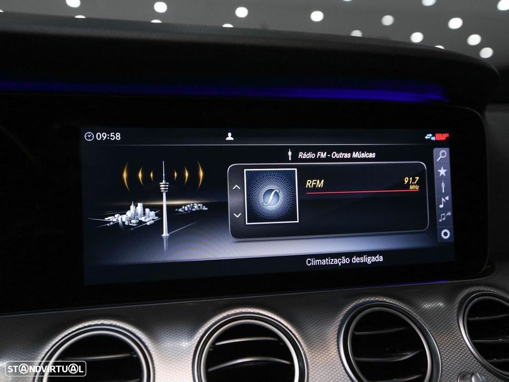 Mercedes-Benz E 300 de AMG Line - 21