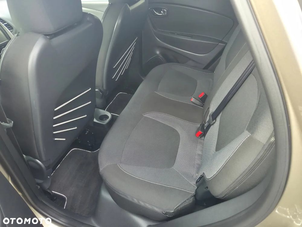 Renault Captur 1.2 TCe Helly Hansen EDC - 16