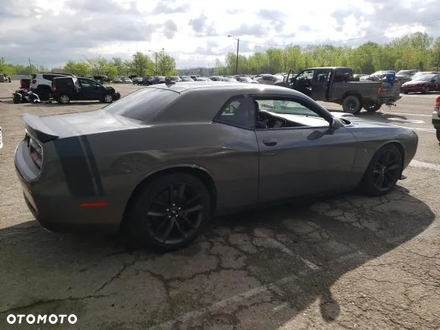 Dodge Challenger - 3