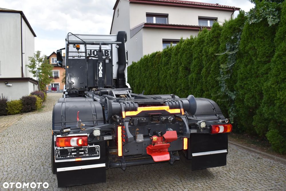 Mercedes-Benz arocs - 6