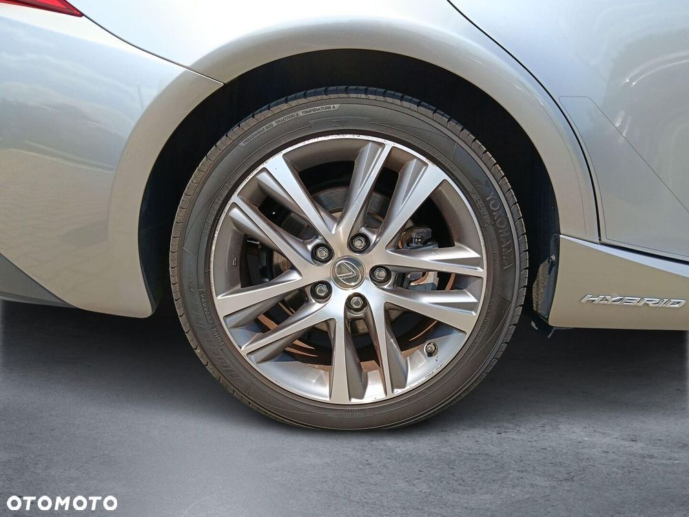 Lexus IS - 18