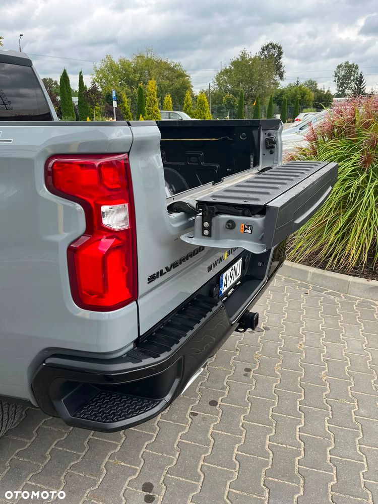Chevrolet Silverado - 9