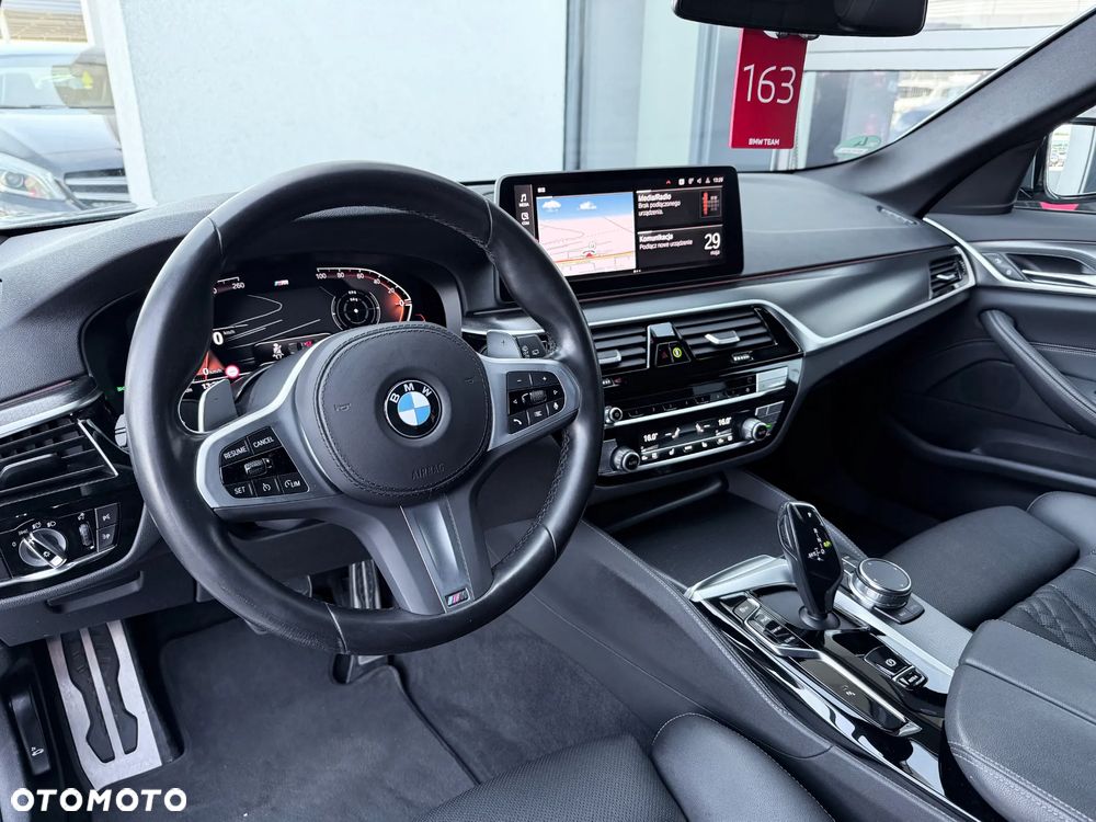 BMW Seria 5 530i xDrive M Sport sport - 31
