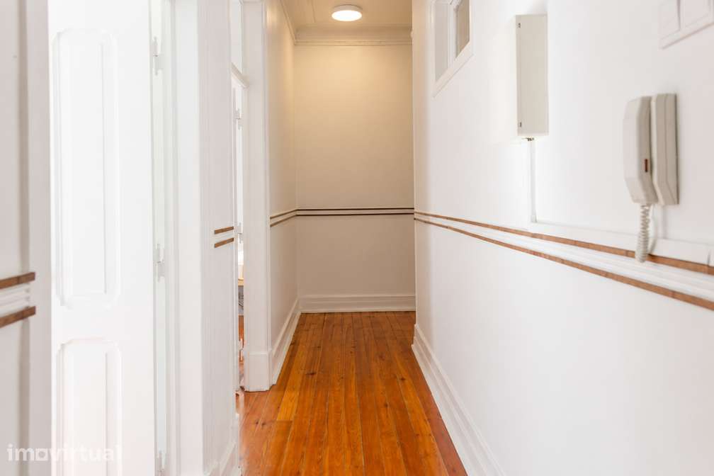 Apartamento T2 na Rua da Palma mobilado - Grande imagem: 4/27