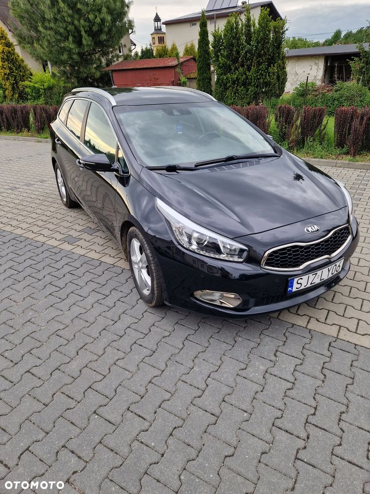 Kia Ceed 1.6 GDI Dream-Team Edition - 2