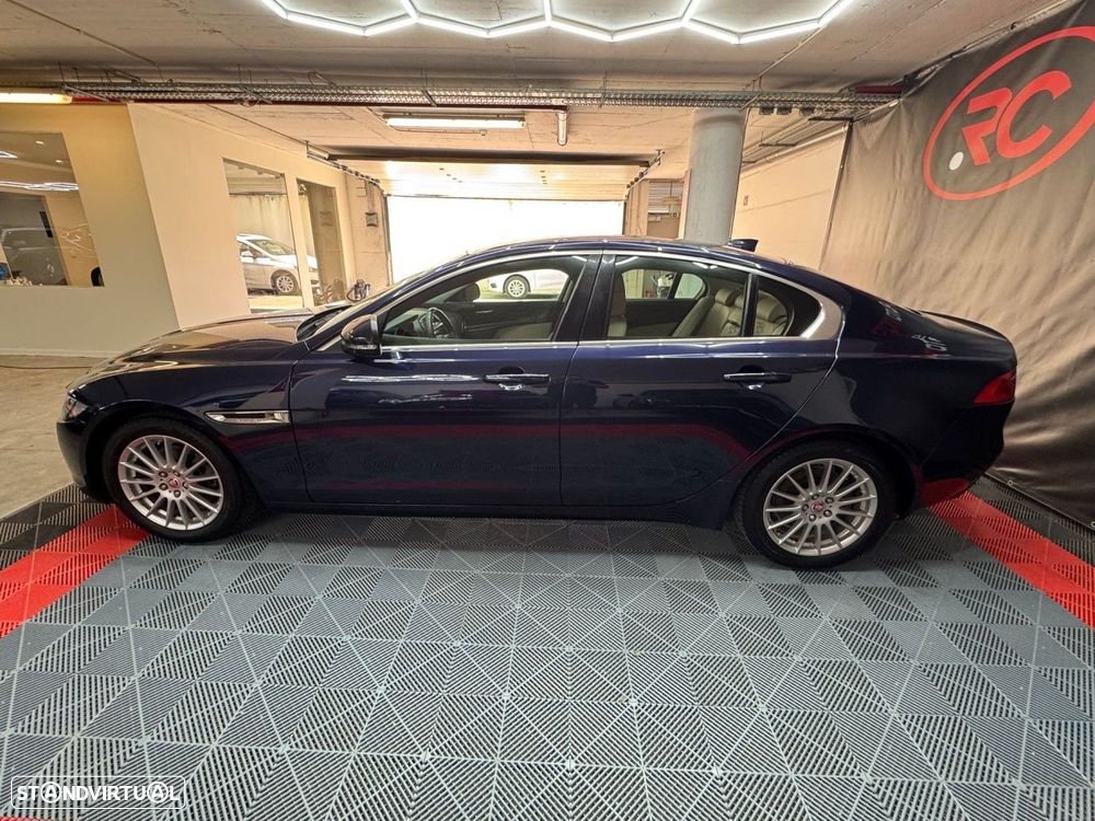 Jaguar XE 2.0 D Prestige - 5