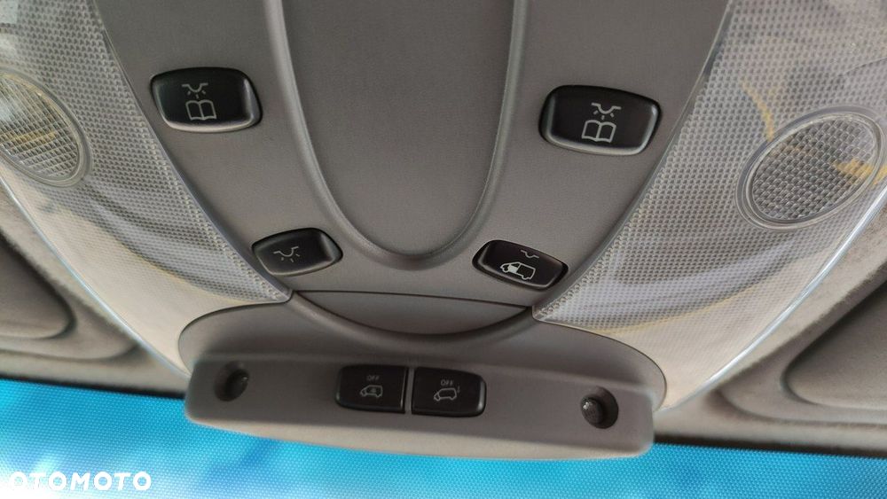 Mercedes-Benz Sprinter - 30