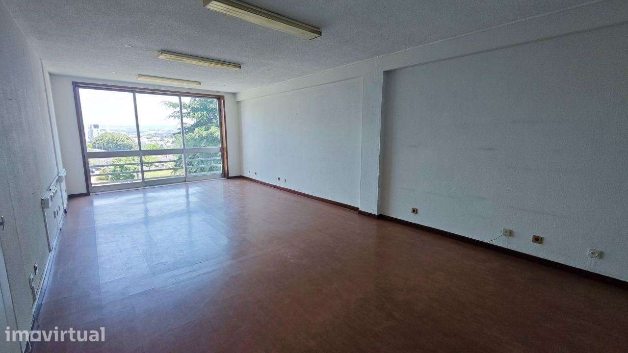 Escritório / 45m2 / Praça Flores / Porto - Grande imagem: 2/8