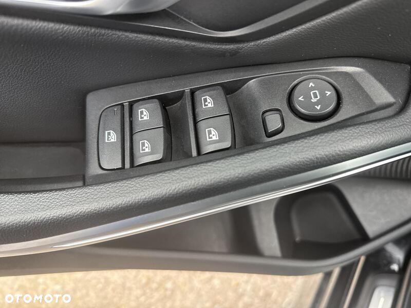 BMW Seria 3 320i Sport Line - 12