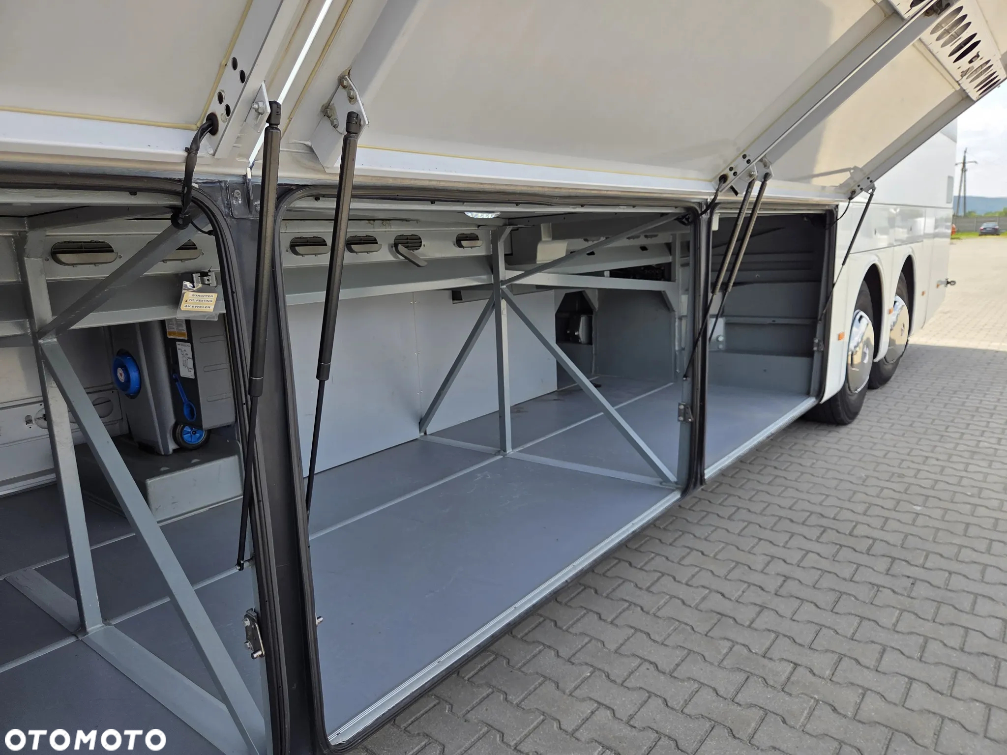 Mercedes-Benz TOURISMO RHD-L 14 METRÓW/ 61 MIEJSC LUXLINE / WC - 15