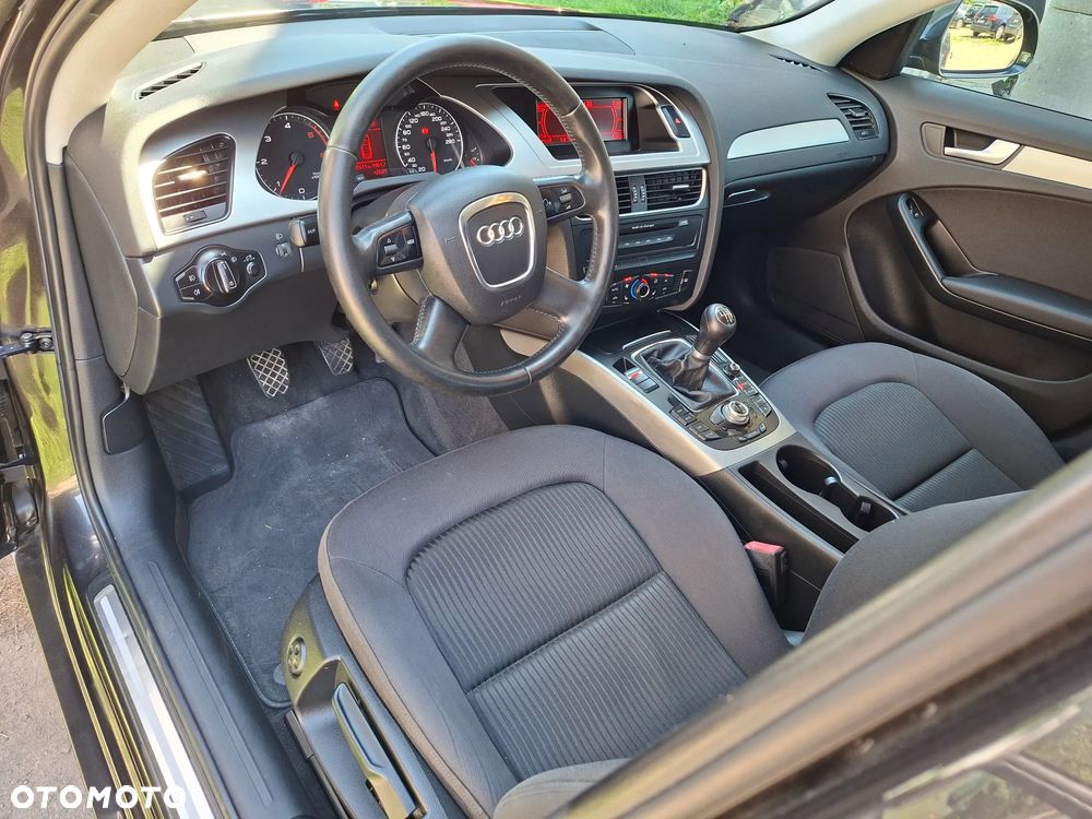 Audi A4 Avant 2.0 TDI DPF Ambiente - 12