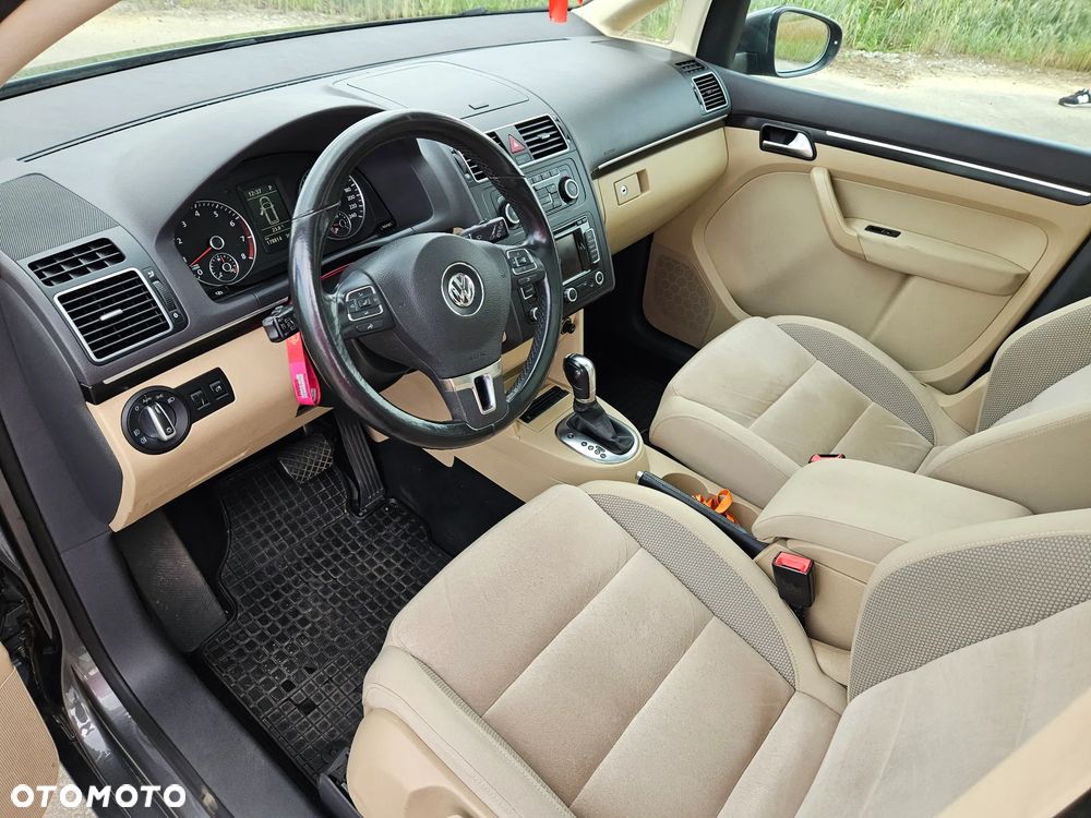 Volkswagen Touran 1.4 TSI DSG Highline - 9