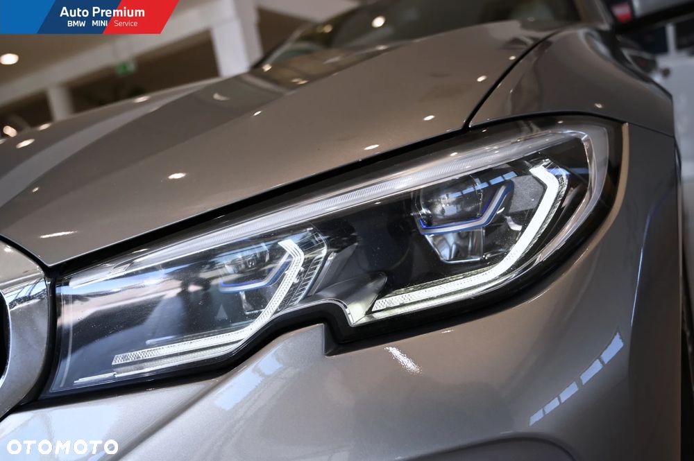 BMW Seria 3 330i xDrive M Sport sport - 21
