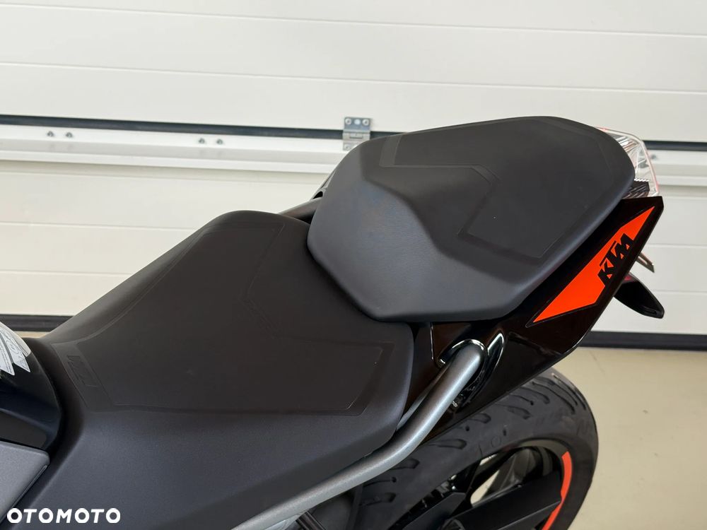 KTM Duke 125 - 23