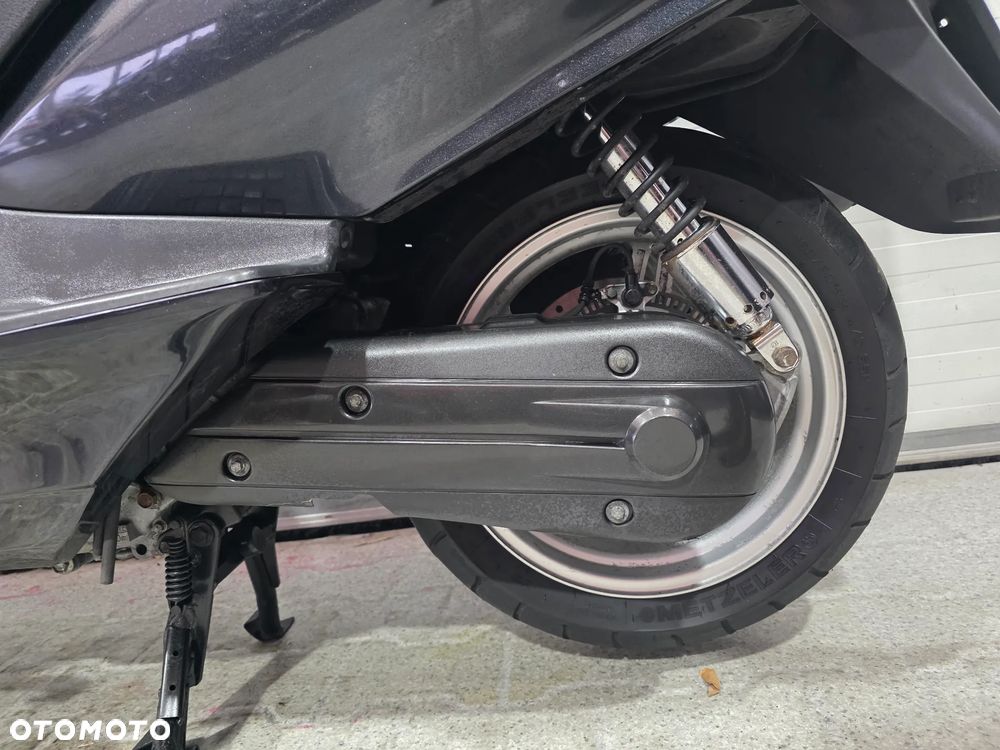 Suzuki Burgman - 17