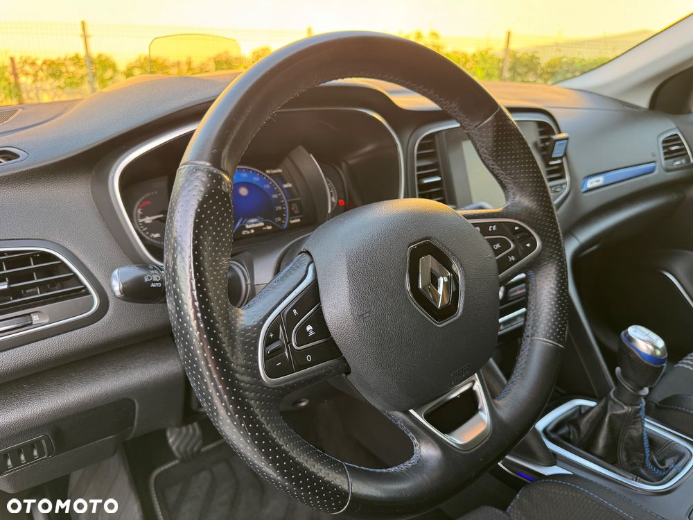 Renault Megane ENERGY TCe 130 GT LINE - 25