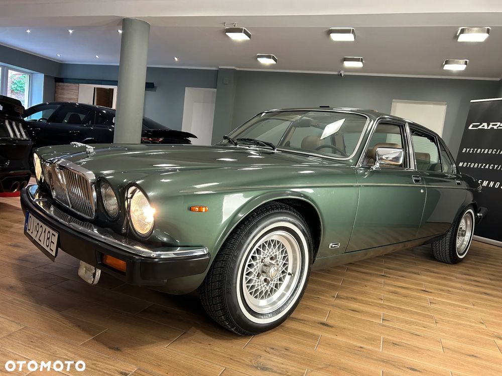 Jaguar XJ - 17