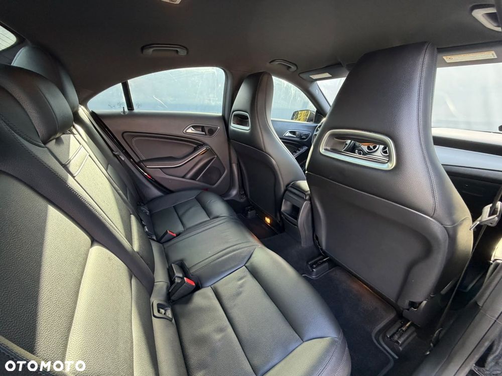 Mercedes-Benz CLA - 33
