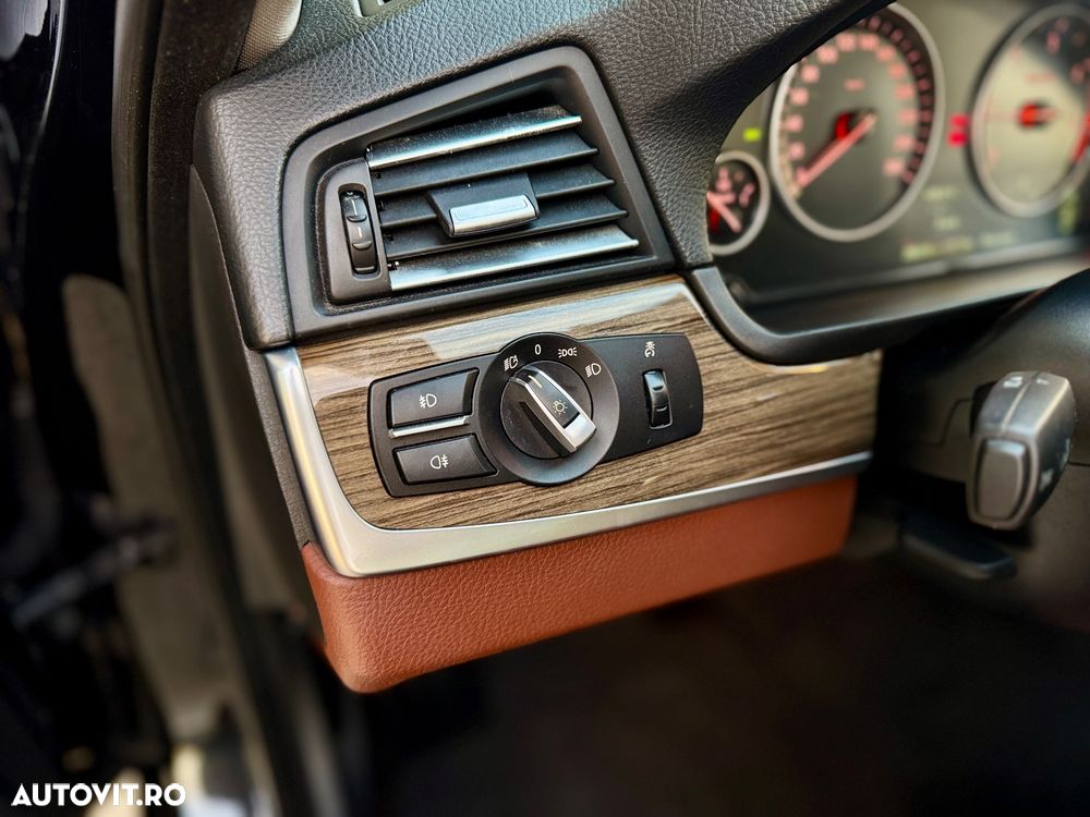 BMW Seria 5 520d Aut. Modern Line - 14