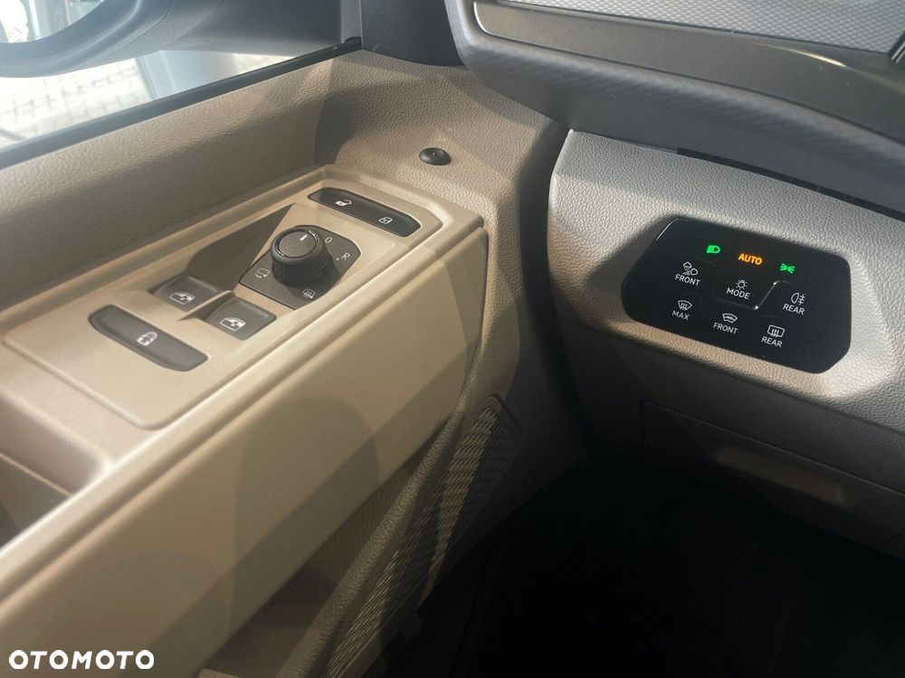 Volkswagen california Nowa California Beach silnik: 2,0 l TDI SCR 150 KM / skrzynia biegów: 7-biegowa DSG rozstaw osi: 3124 mm - 15