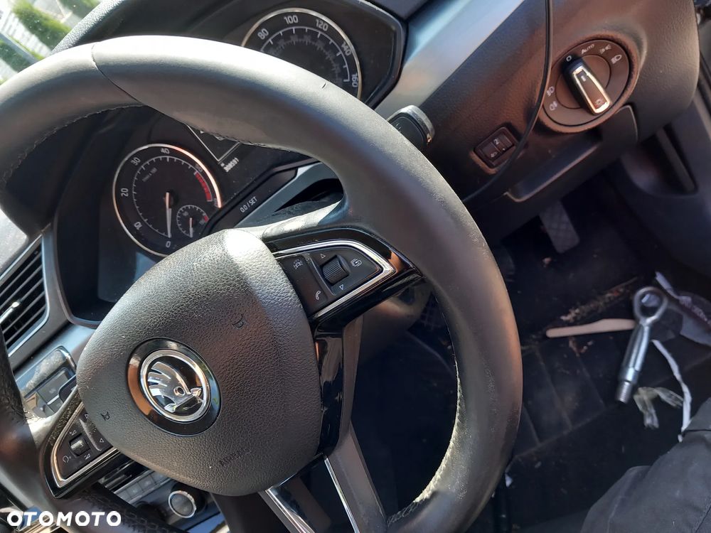 SKODA SUPERB III KIEROWNICA SKÓRA 3 RAMIONA MULTUFUNKCJA - 4