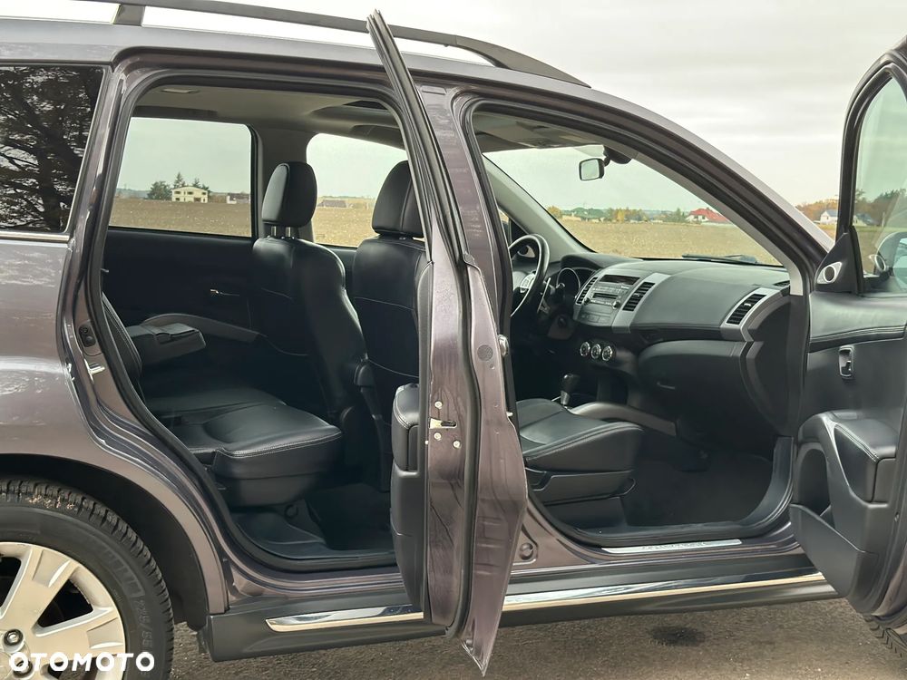 Mitsubishi Outlander 2.0 Intense + 2WD EU5 CVT - 28