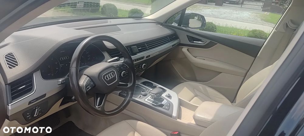 Audi Q7 - 10