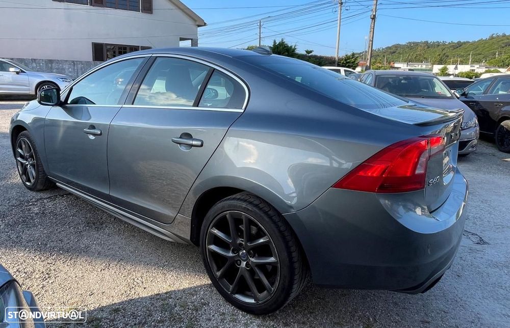 Volvo S60 2.0 D2 Momentum Drive - 4