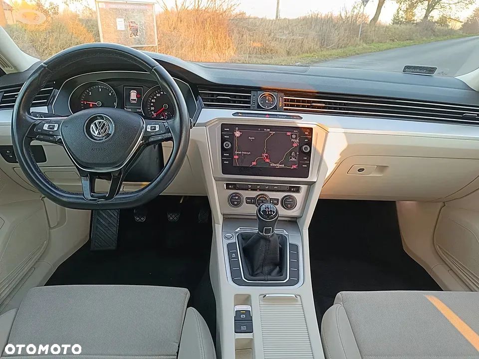 Volkswagen Passat - 29