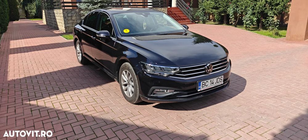 Volkswagen Passat - 1