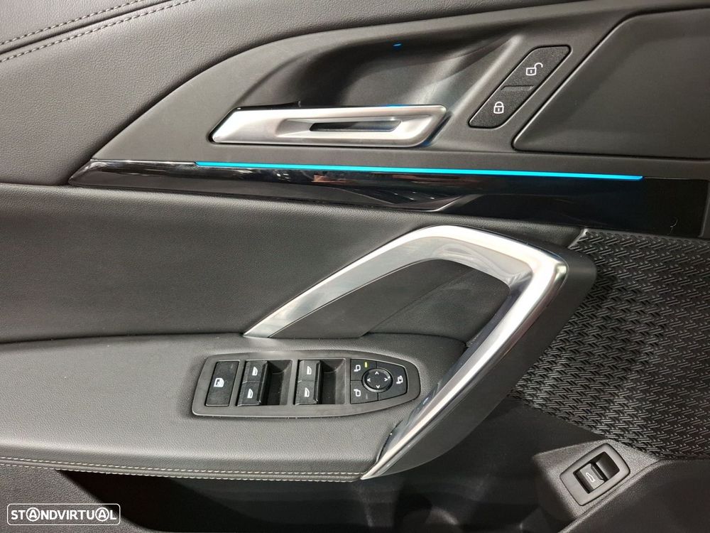 BMW iX1 eDrive20 — fotografia 21