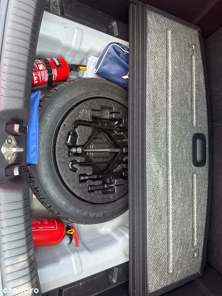 Hyundai i30 1.5 DPI Classic + - 5