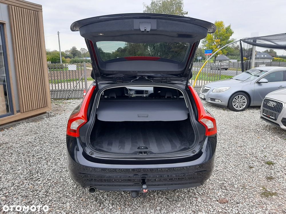 Volvo V60 D2 Momentum - 8