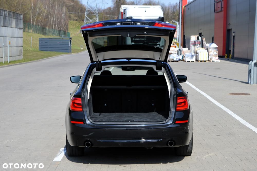 BMW Seria 5 520d xDrive Luxury Line sport - 28