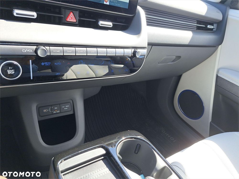 Hyundai IONIQ - 16