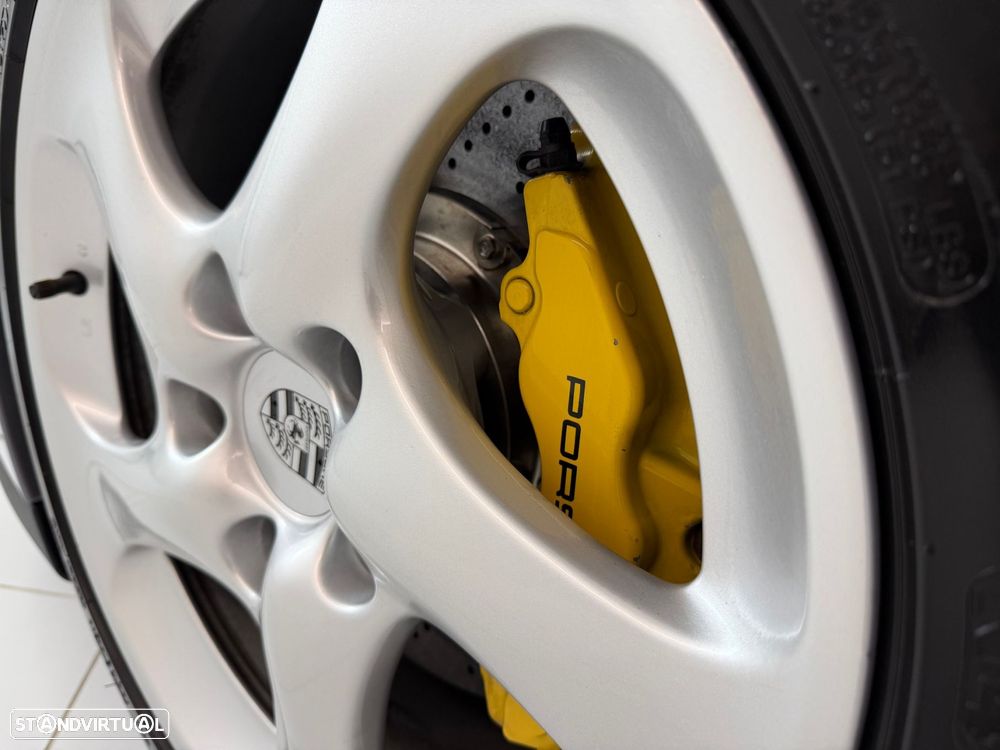 Porsche 911 (996) GT2 - 12