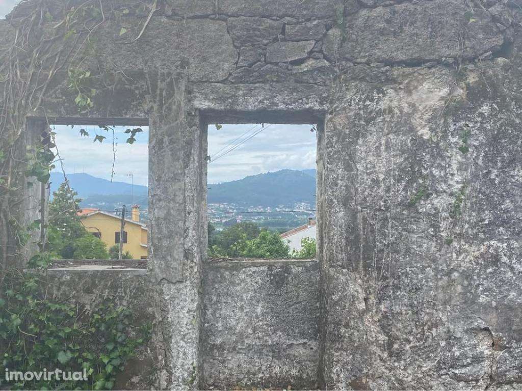 Moradia para recuperar em Vila Franca - Grande imagem: 4/5