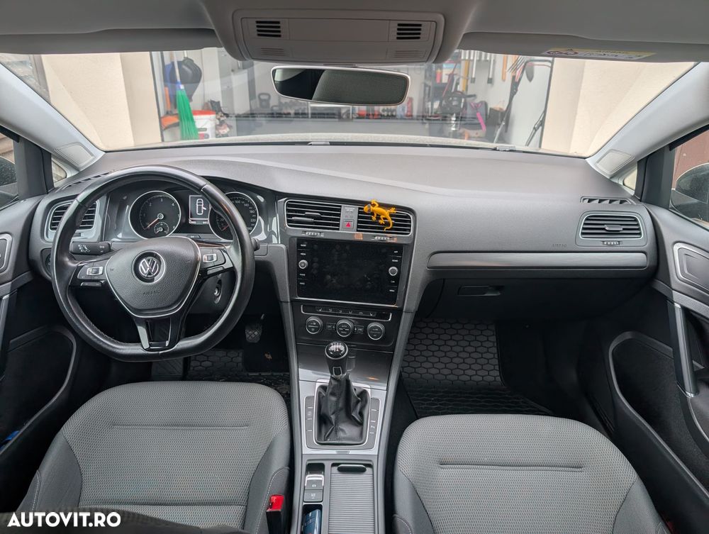 Volkswagen Golf 1.6 TDI Comfortline - 12