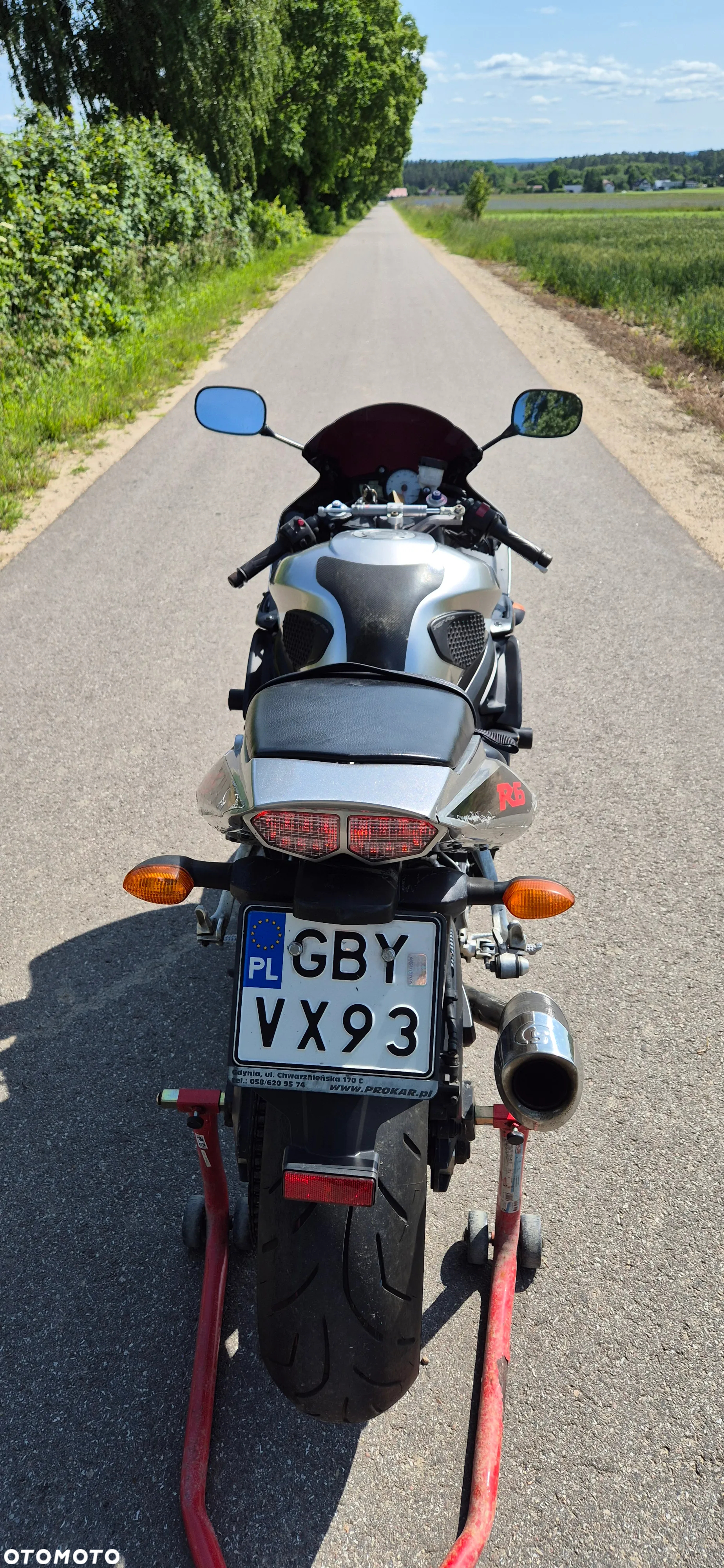 Yamaha R6 - 18
