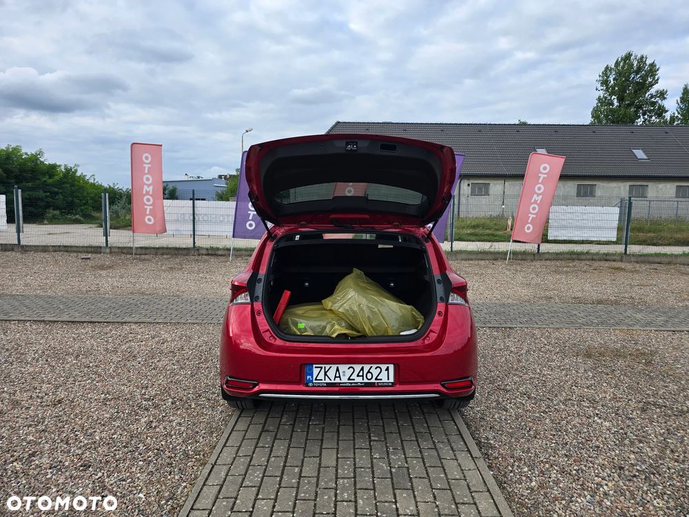 Toyota Auris Hybrid 135 Prestige - 11