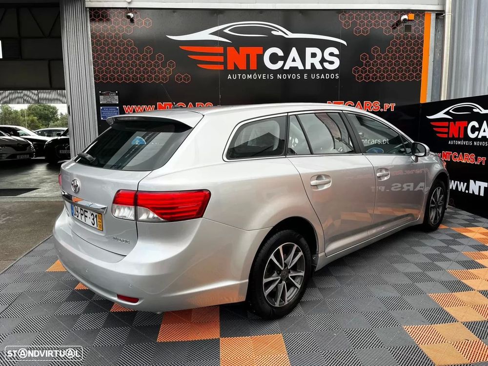 Toyota Avensis SW 2.0 D-4D Comfort - 3