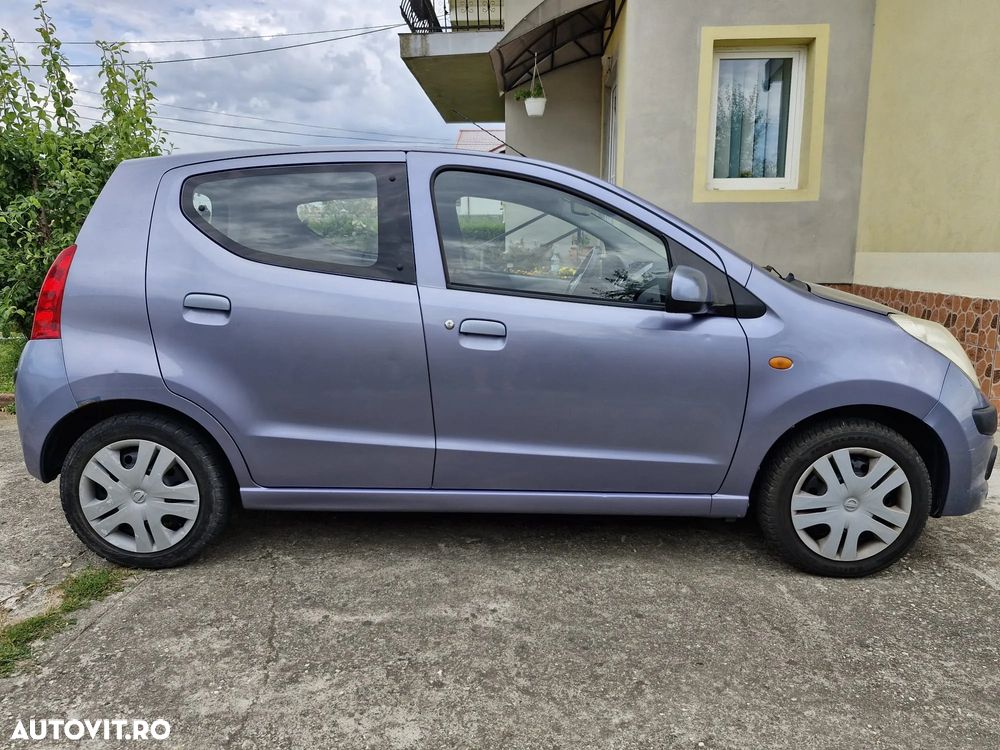 Nissan Pixo 1.0 more - 2