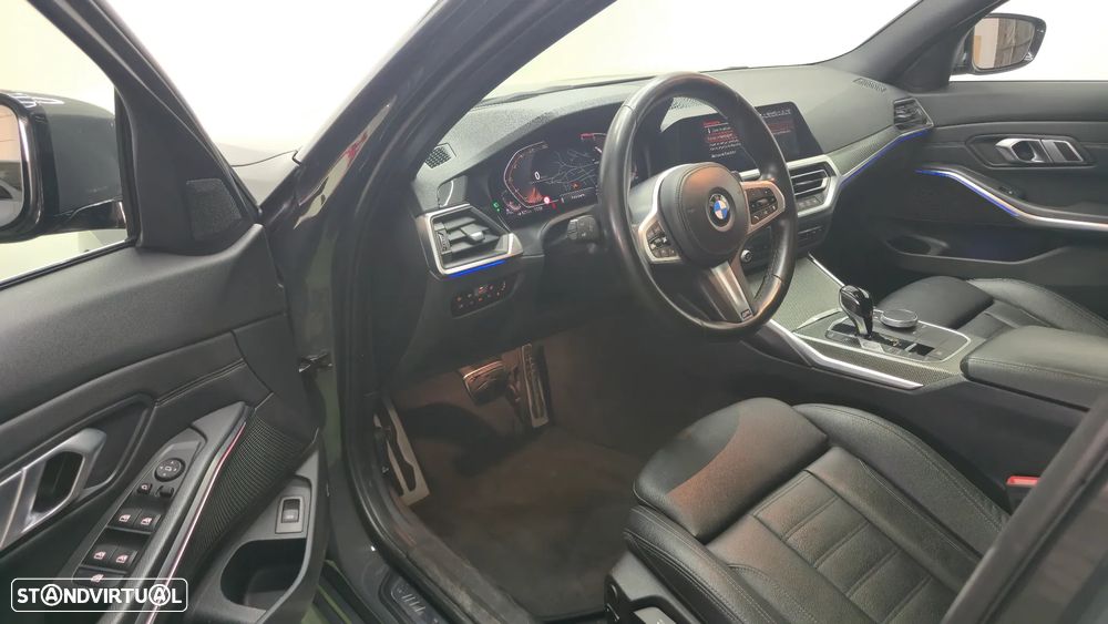 BMW 318 d Pack Desportivo M Auto - 12