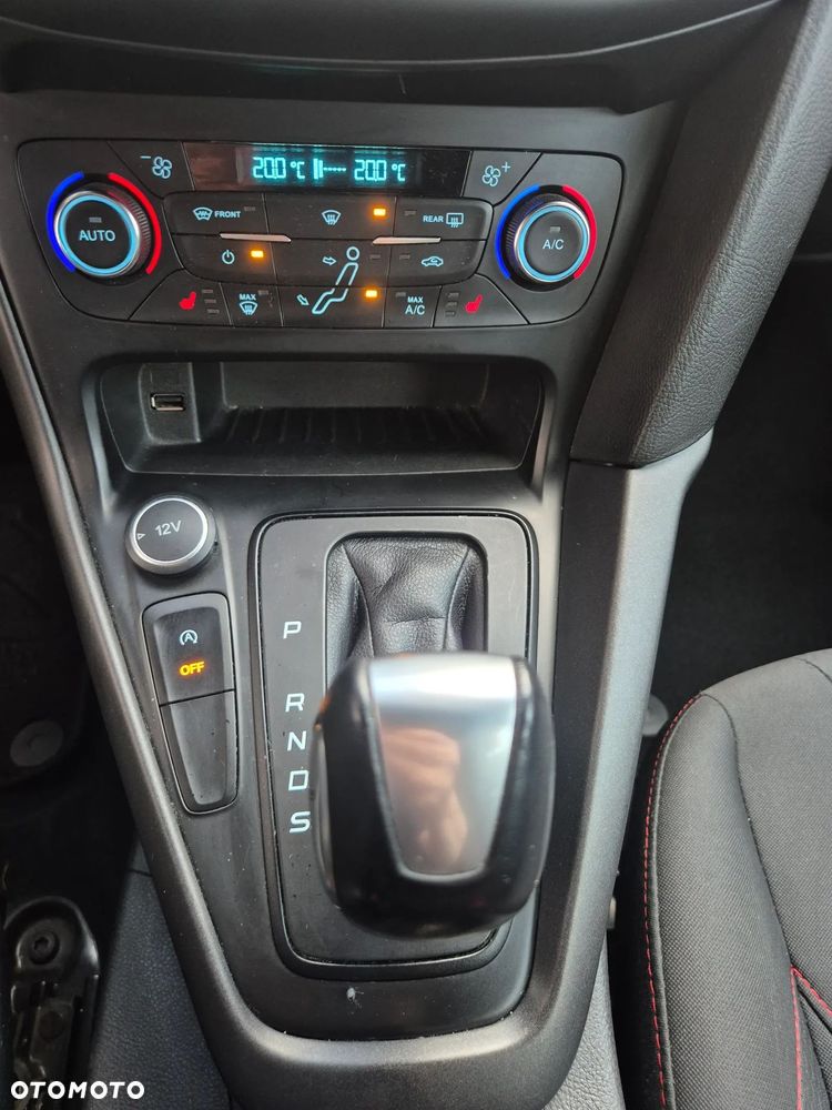 Ford Focus 1.5 EcoBlue Start-Stopp-System ST-LINE - 24