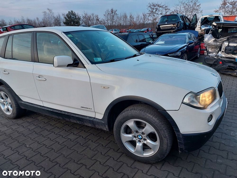 BMW X3 E83 lift LCI Szyba czołowa - 2