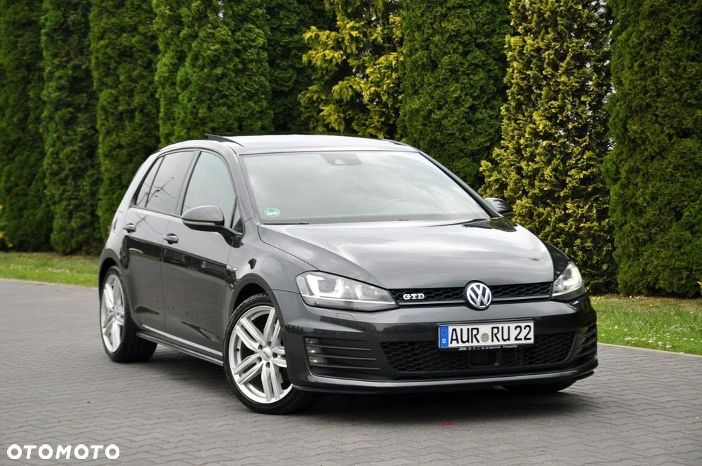 Volkswagen Golf - 2
